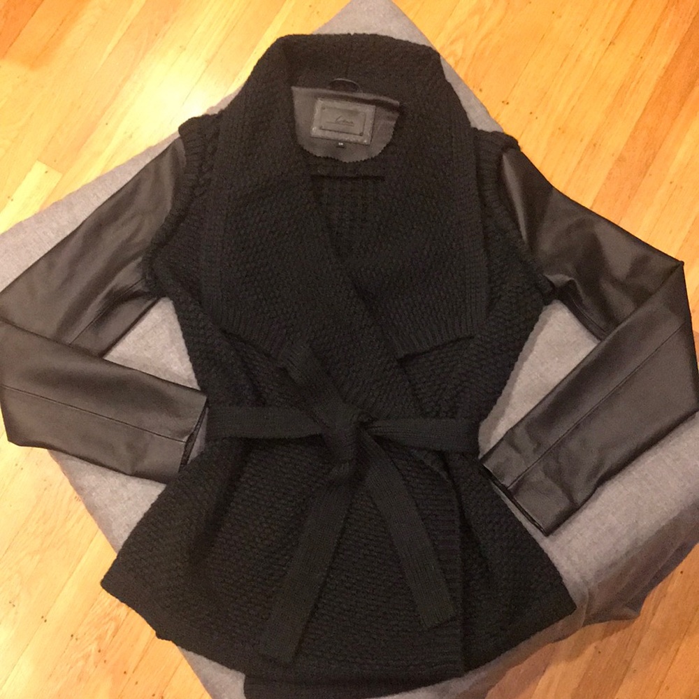Line Knitwear Knit Coat with Leather sleeve
